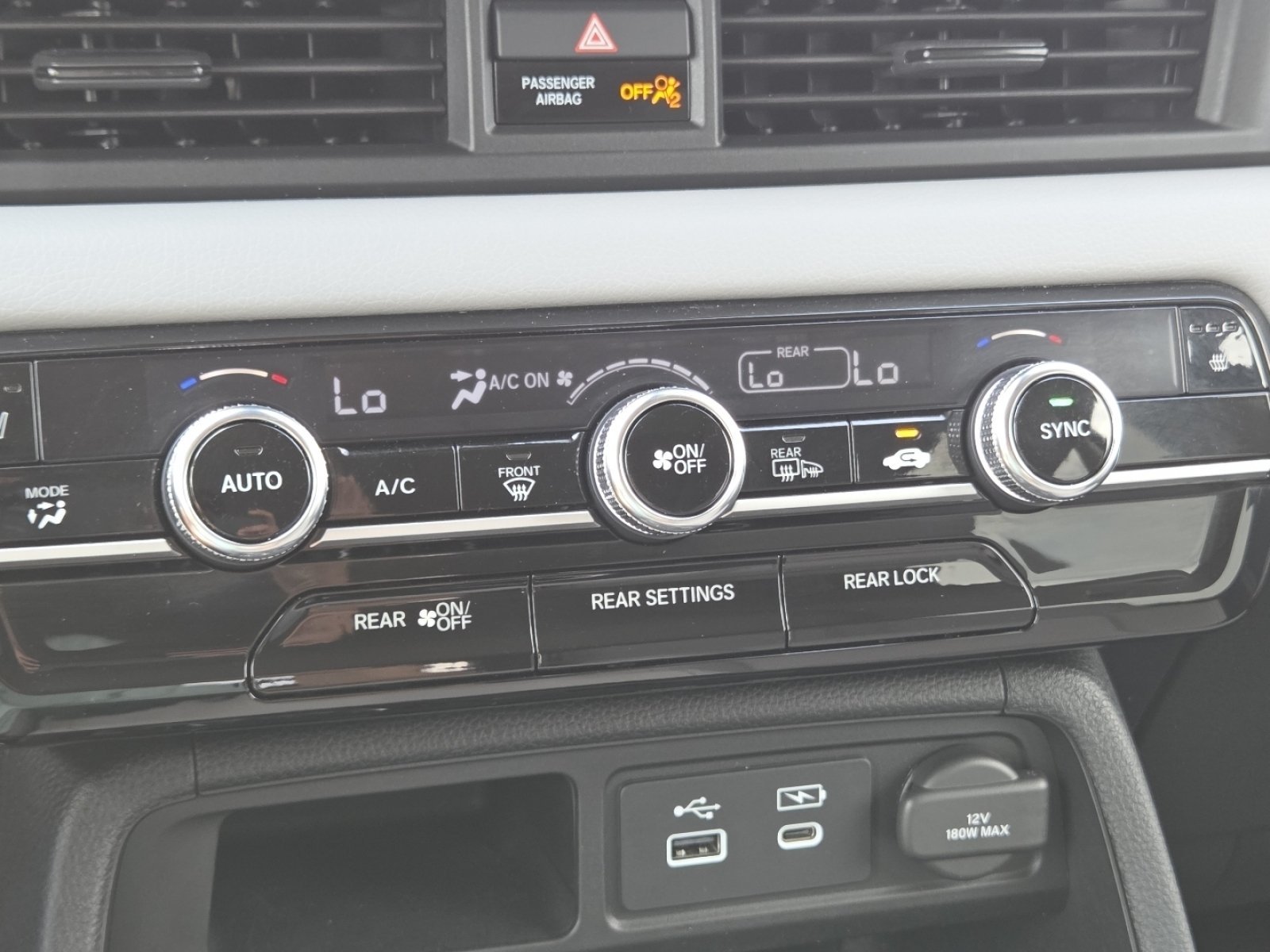 2025 Honda Pilot Touring - Photo 33