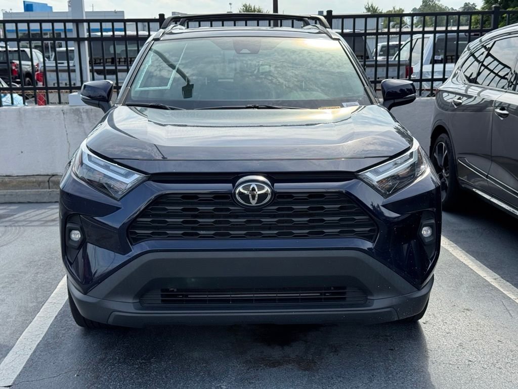 Used 2022  Toyota XLE Premium image 2