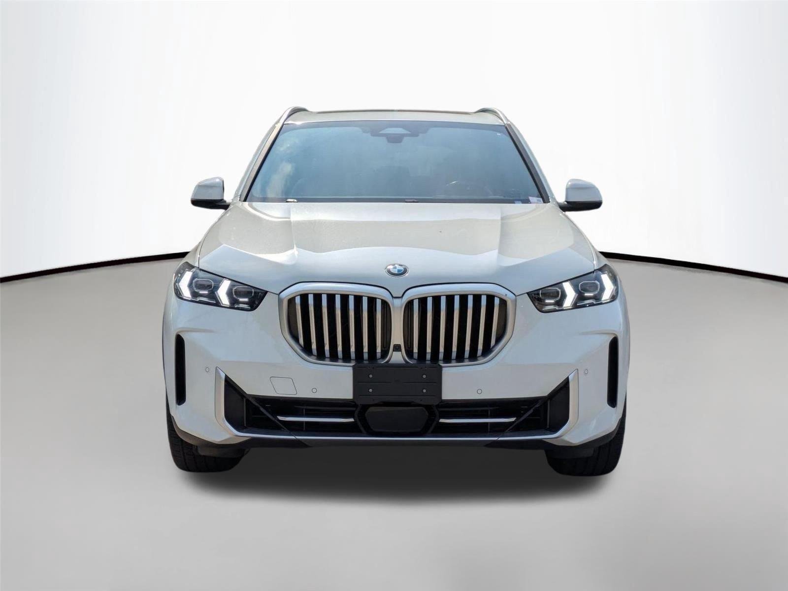 Used 2024 Alpine White BMW xDrive40i image 2