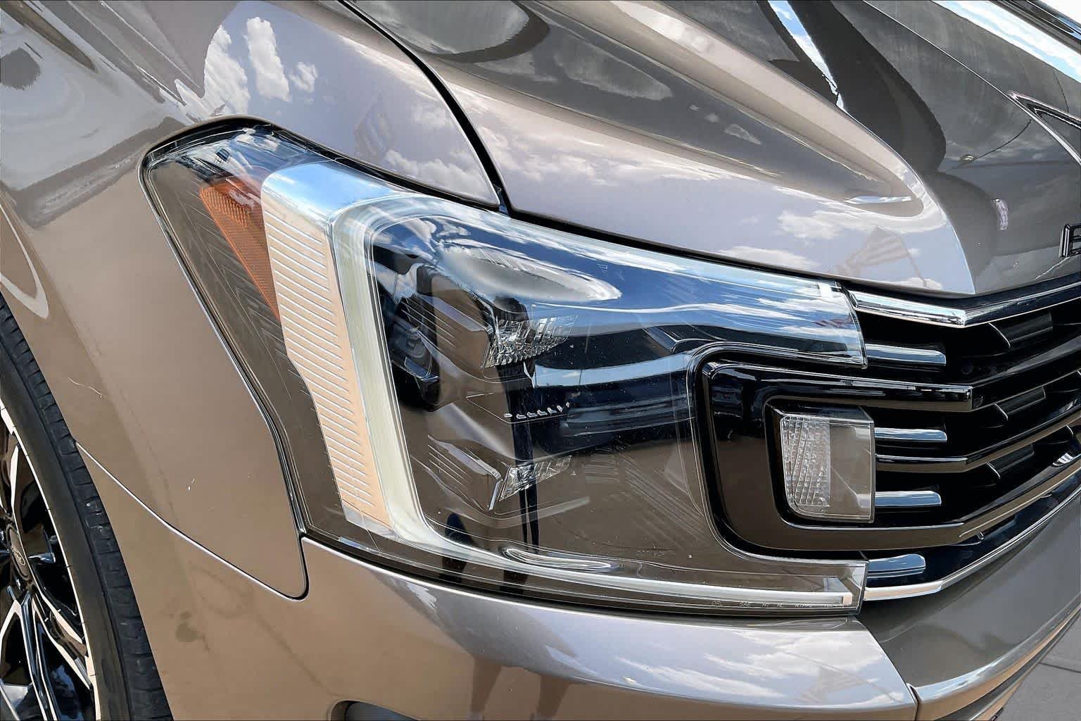 Used 2019 Stone Gray Ford Limited image 28
