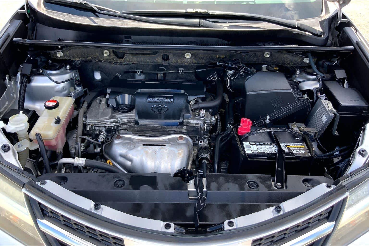 Used 2015 Classic Silver Metallic Toyota LE image 30