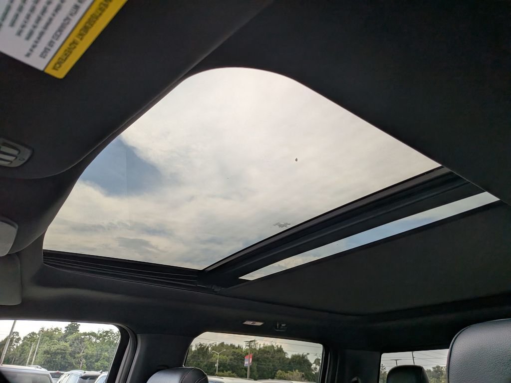 Used 2023 White Ford Lariat image 18