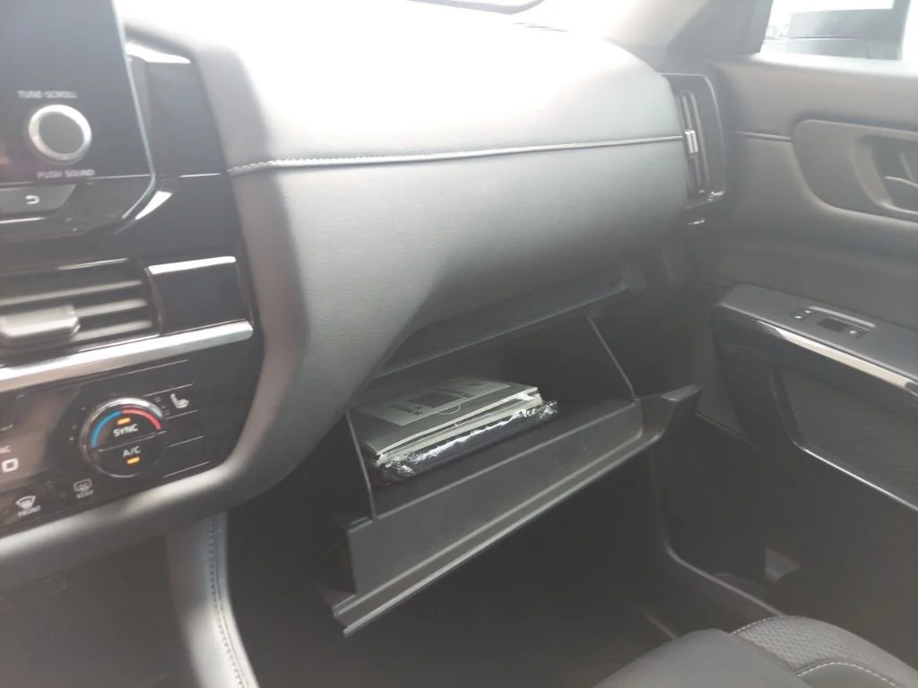 Certified Used 2024 White Nissan SV image 30