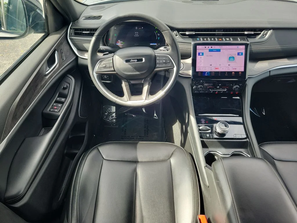 Used 2024 Silver Jeep 4xe image 19