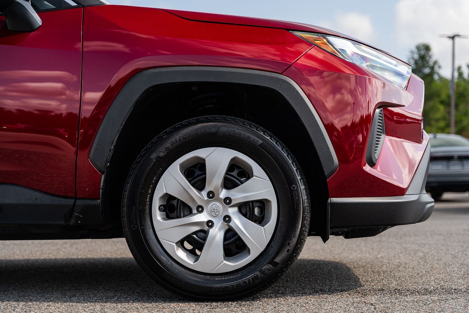 2023 Toyota RAV4 LE - Photo 9