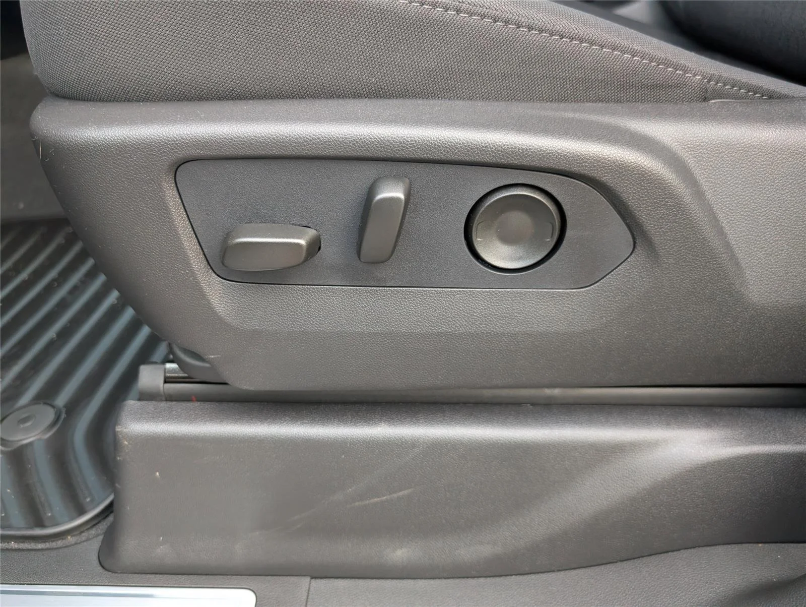 New 2026 Onyx Black GMC Elevation image 21