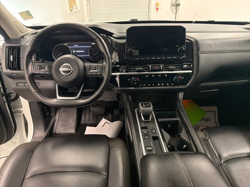 Used 2024 White Nissan SL image 18