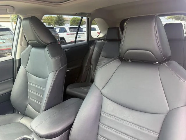 Certified Used 2021 SILVER SKY METALLIC Toyota Hybrid XLE Premium image 15