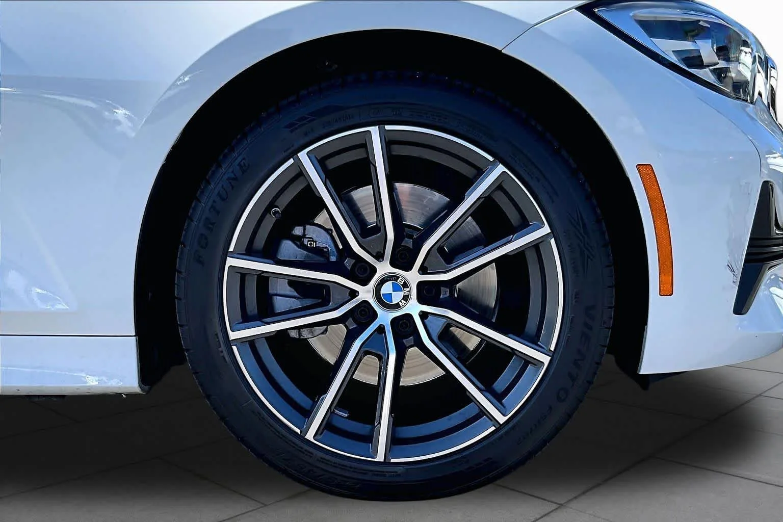 Used 2019 Alpine White BMW 330i image 10