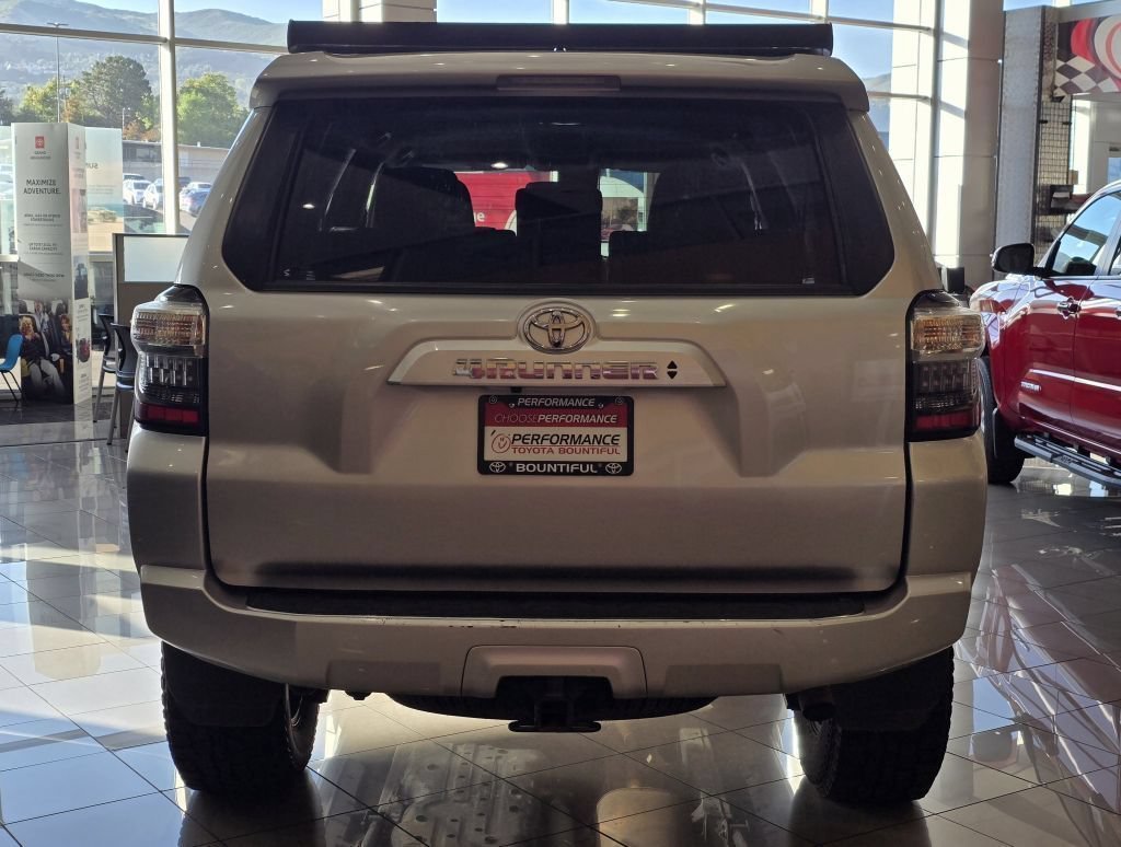 Used 2022 Classic Silver Metallic Toyota SR5 image 26