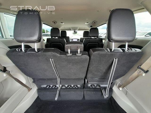 Used 2022 Brilliant Black Crystal Pearlcoat Chrysler Touring L image 54
