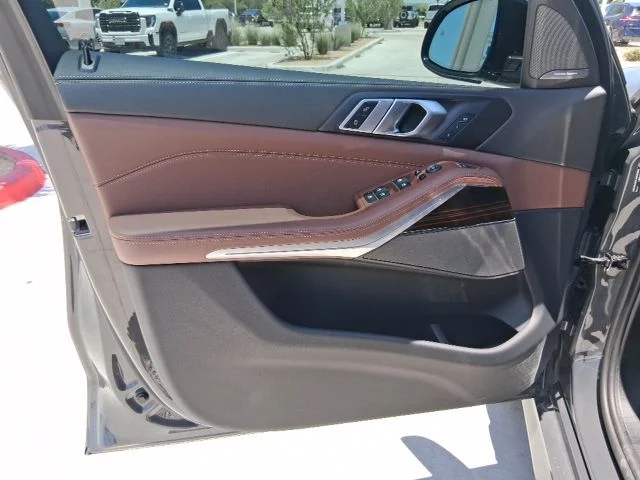 Used 2025 Gray BMW sDrive40i image 14