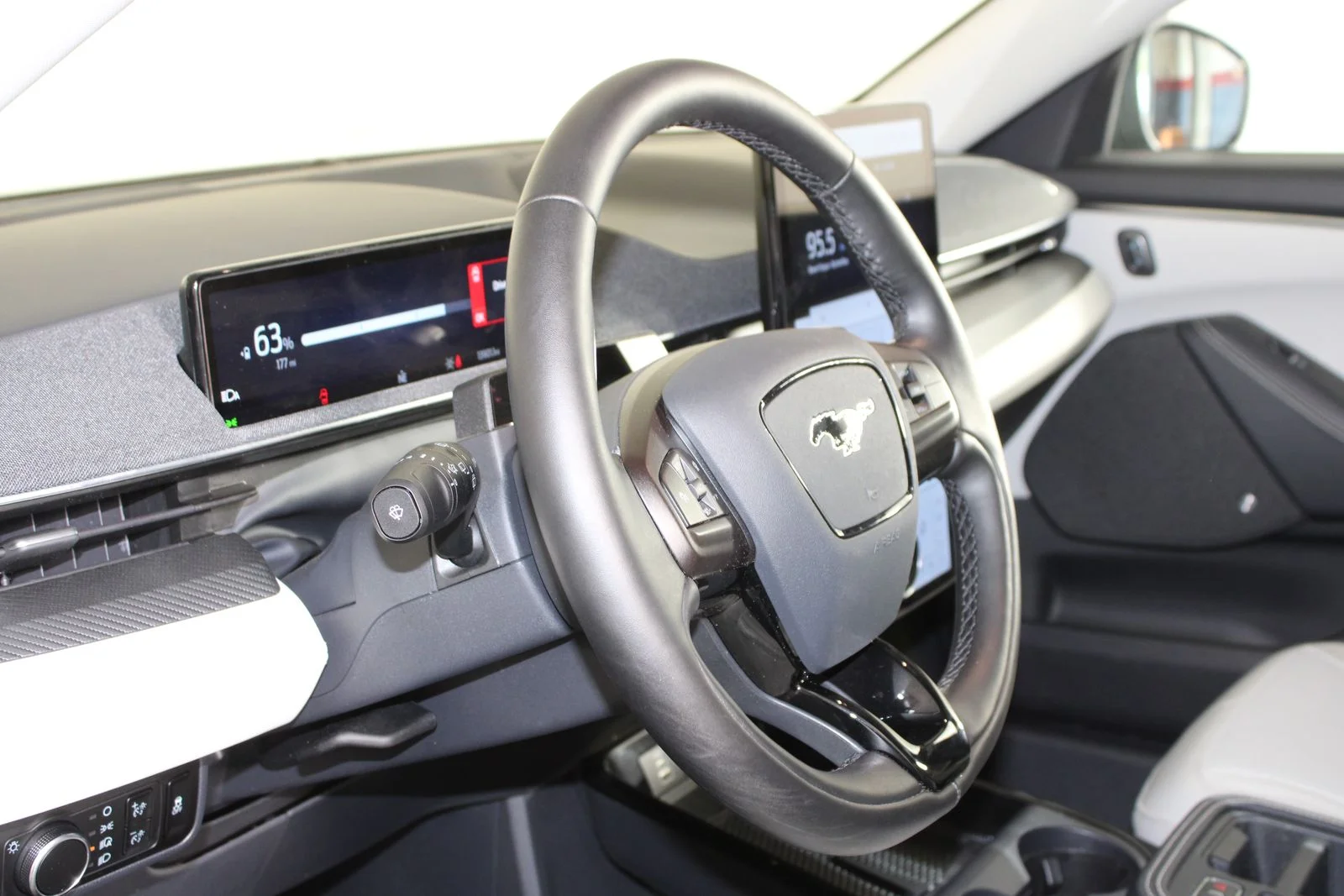 Used 2025 Green Ford Premium image 9