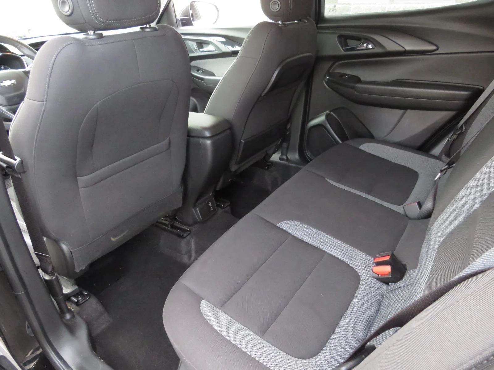 Used 2021 Mosaic Black Metallic Chevrolet LT image 27