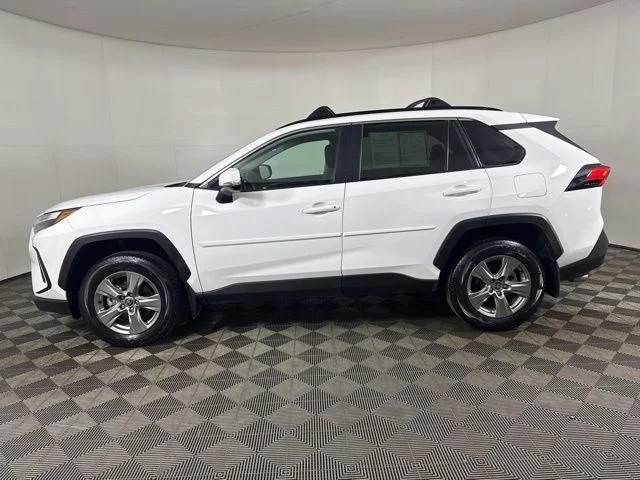 Used 2025 Ice Toyota XLE image 7