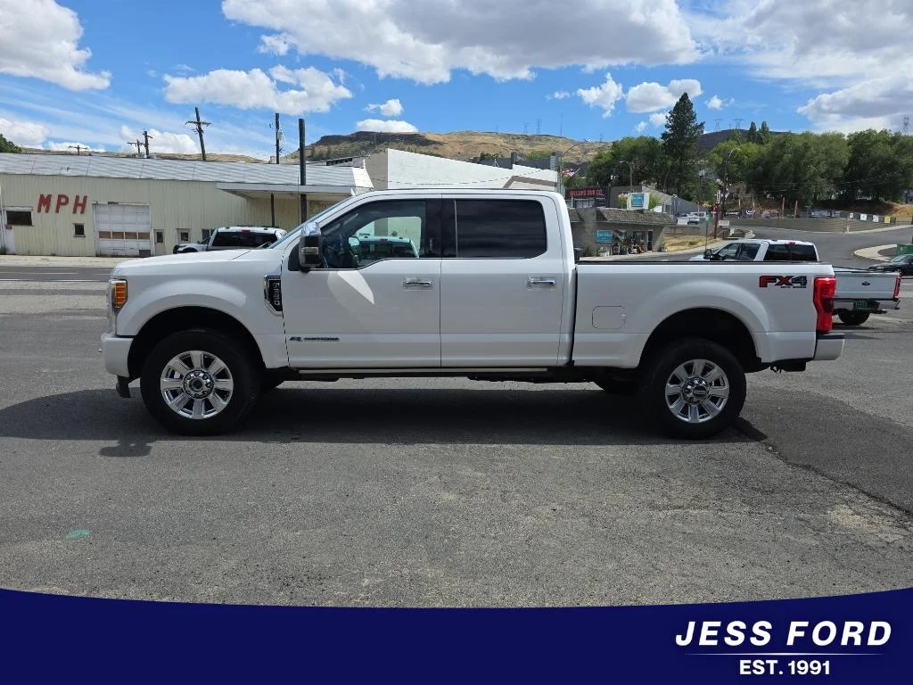 Used 2018 White Ford Platinum image 2