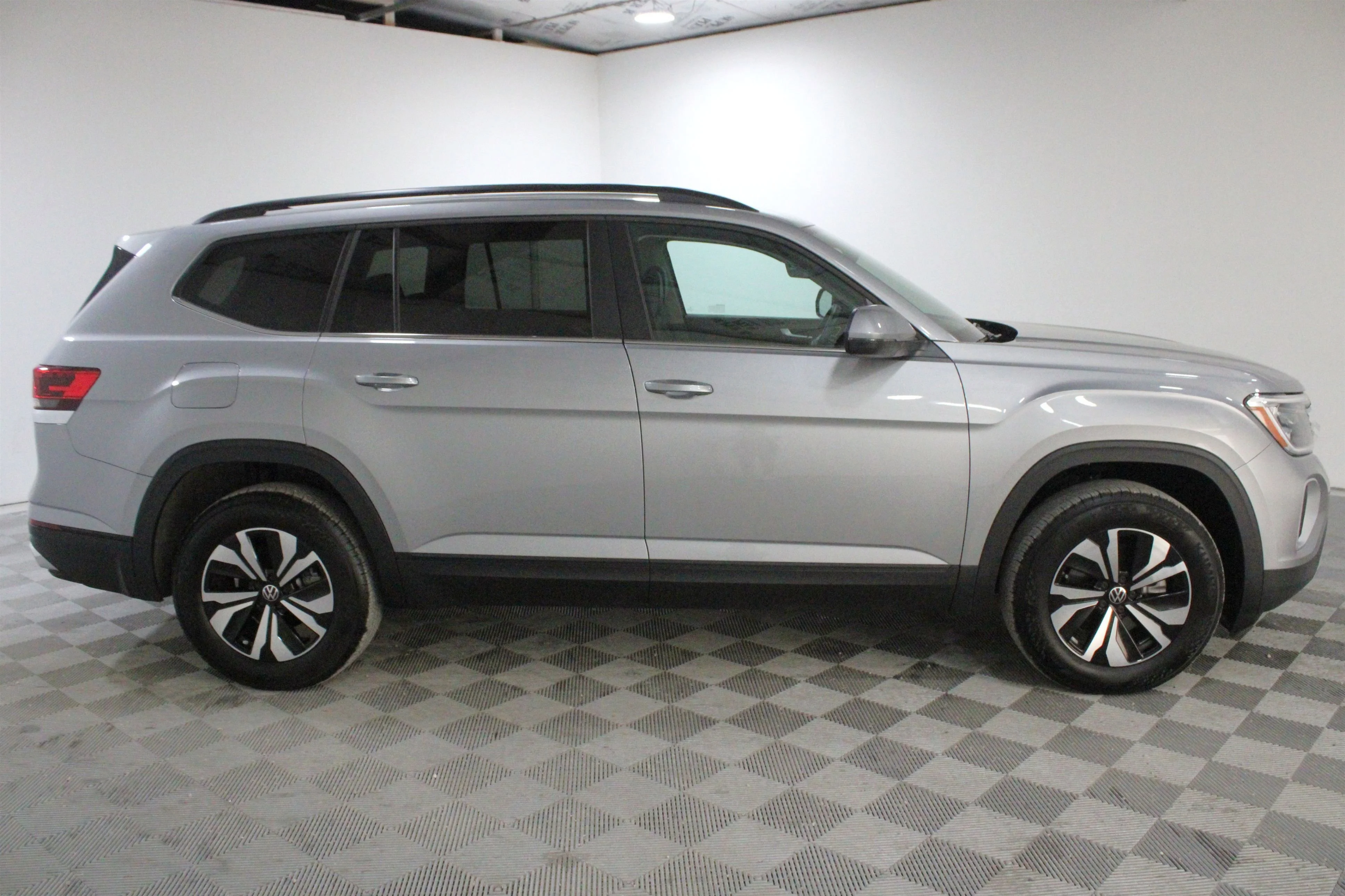 2026 Volkswagen Atlas SE - Photo 29