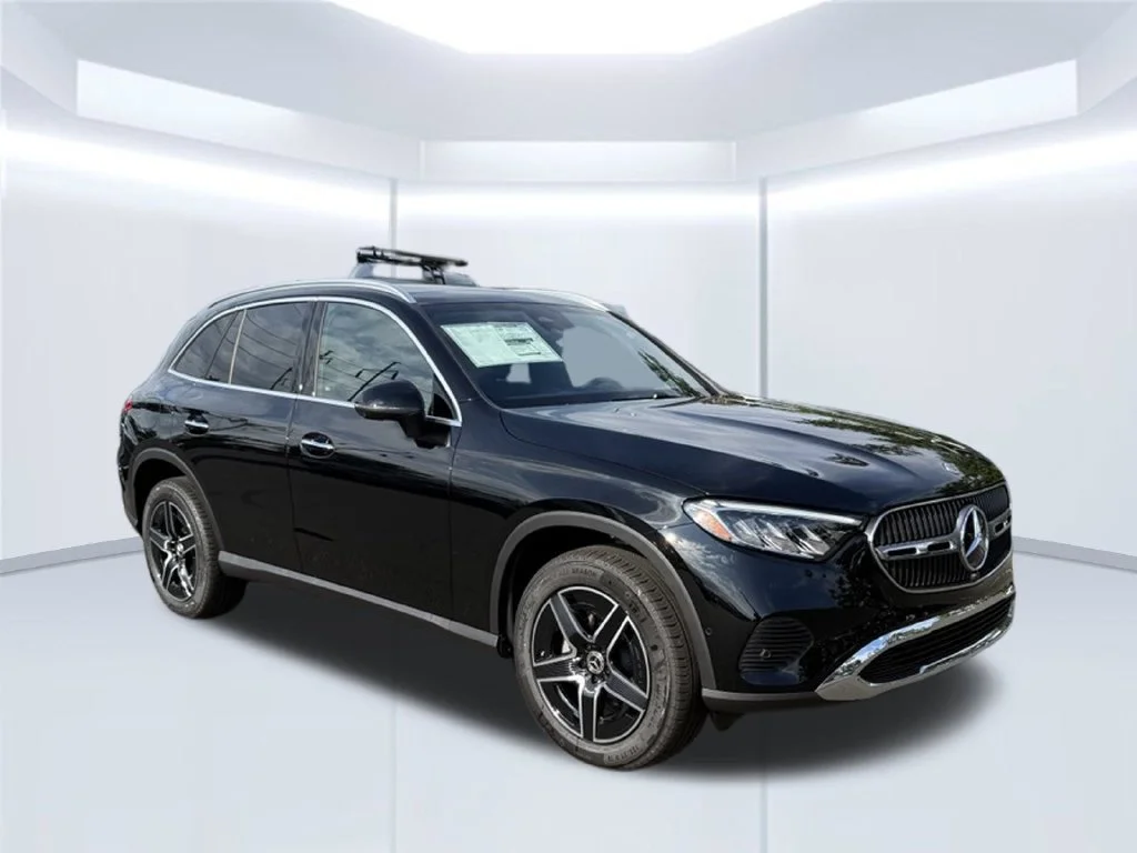 New 2027 Black Mercedes-Benz GLC 300 image 7