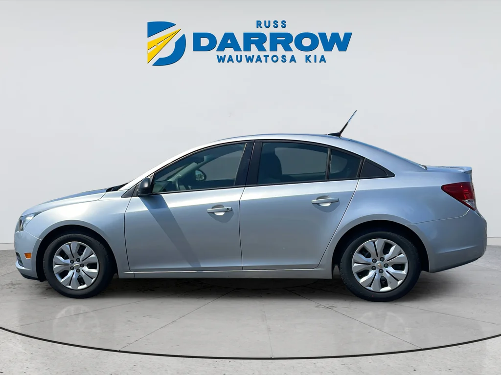Used 2013 Chevrolet Cruze LS with VIN 1G1PB5SH5D7322146 for sale in Wauwatosa, WI