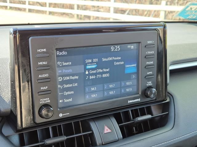 2021 Toyota RAV4 LE - Photo 12