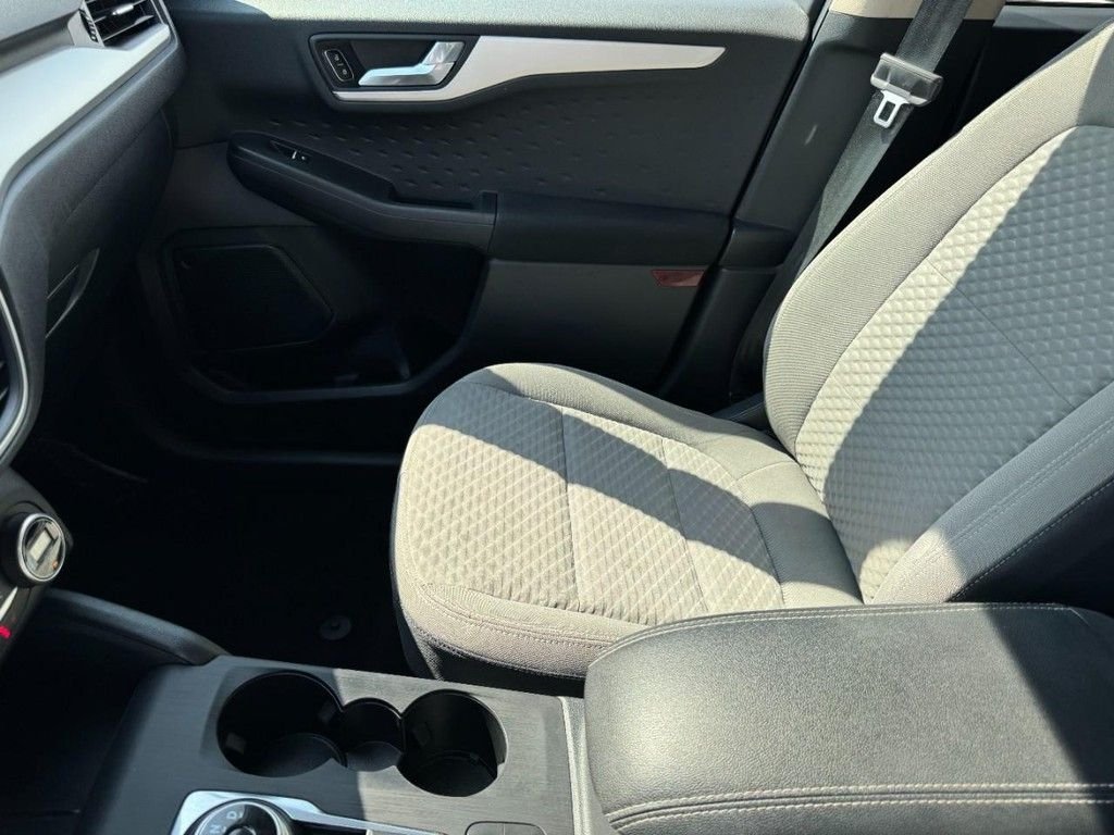 Used 2020 Gray Ford SE image 13