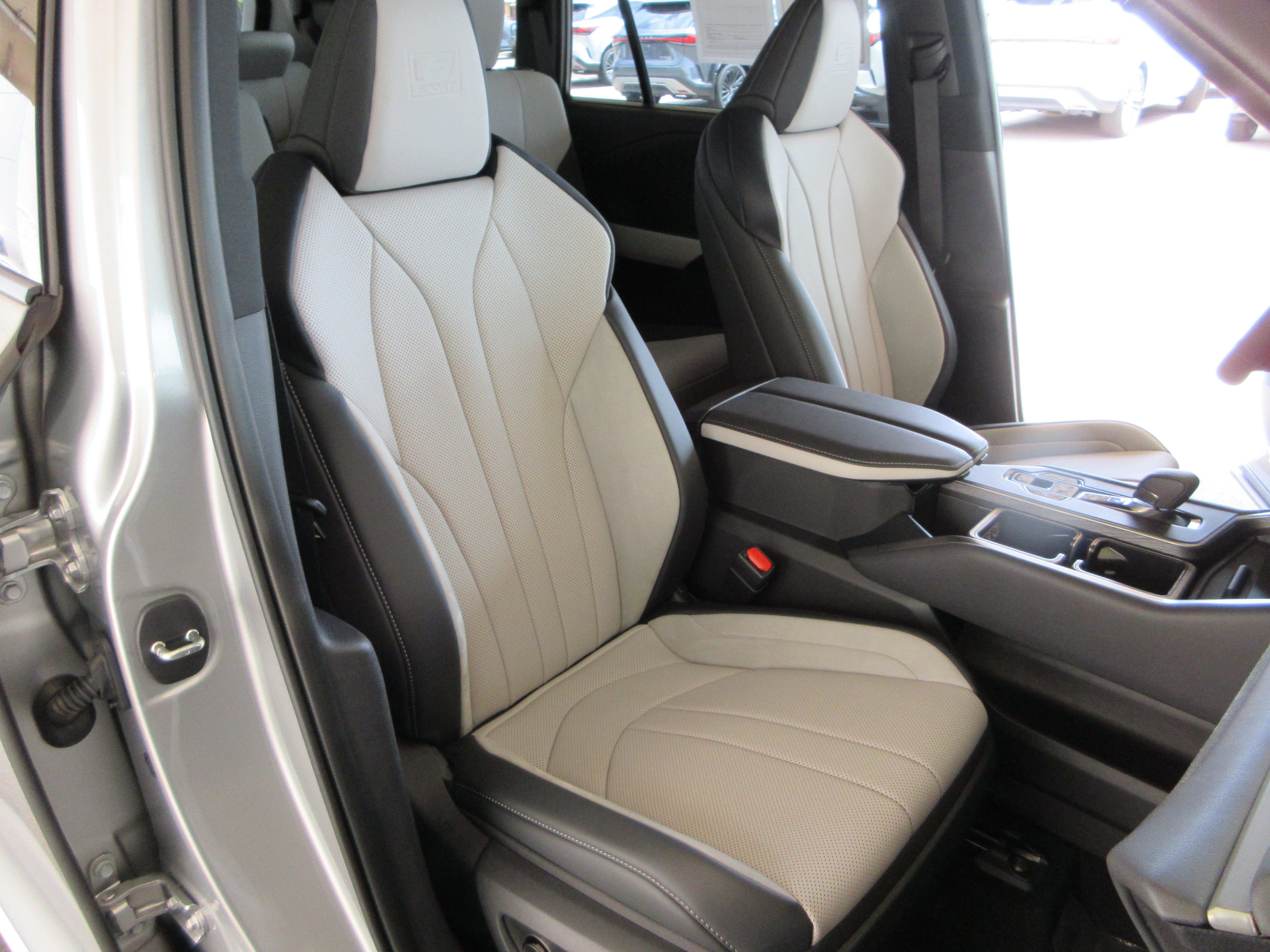 Certified Used 2026 CELESTIAL SILVER Lexus 500h F SPORT Performance Luxury image 31