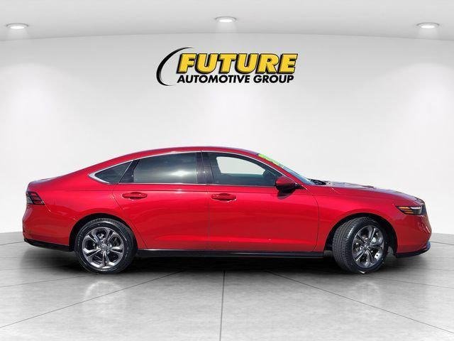 Used 2024  Honda EX-L image 3