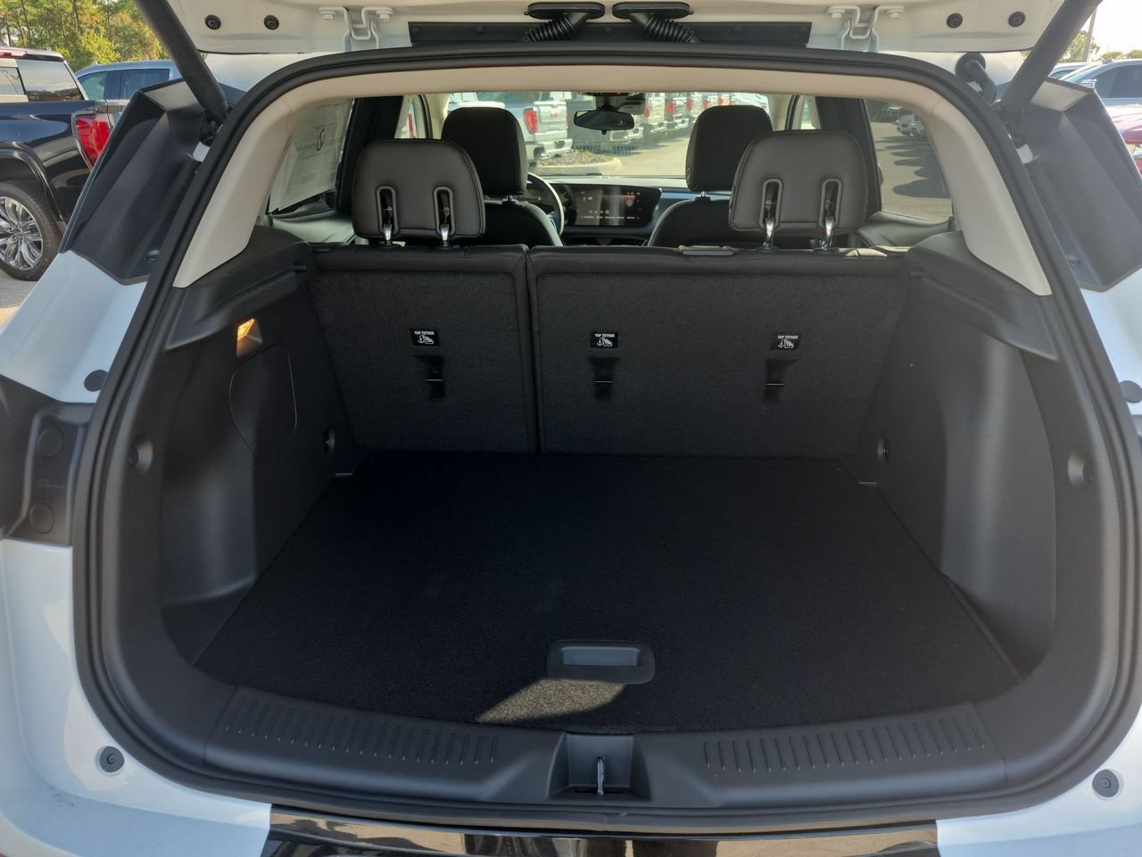 New 2026 Summit White Buick Sport Touring image 23