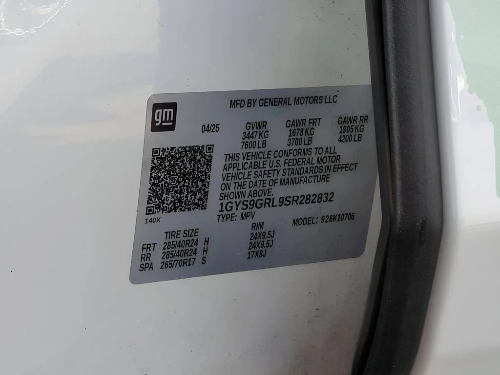 Used 2025 Crystal White Tricoat Cadillac Sport Platinum image 25
