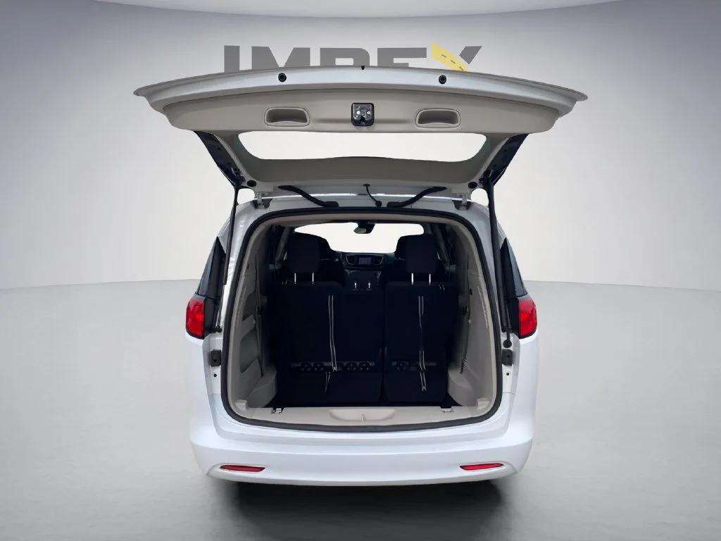 Used 2023 White Chrysler LX image 35
