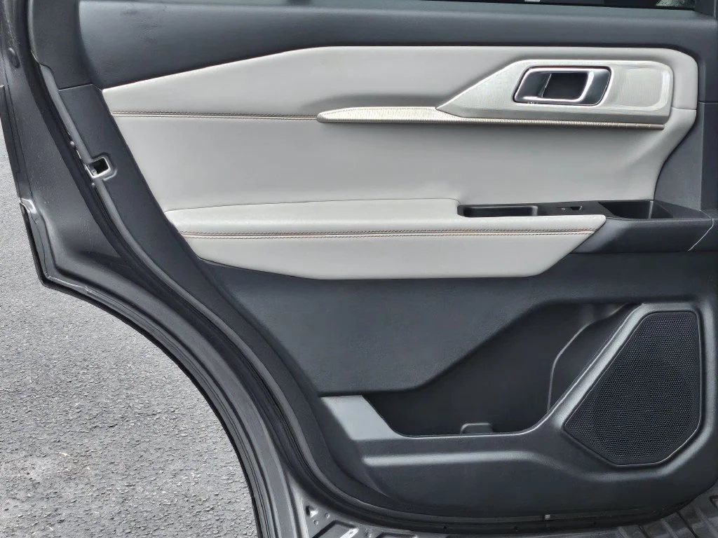 New 2027 Carbonized Gray Metallic Ford Active image 35