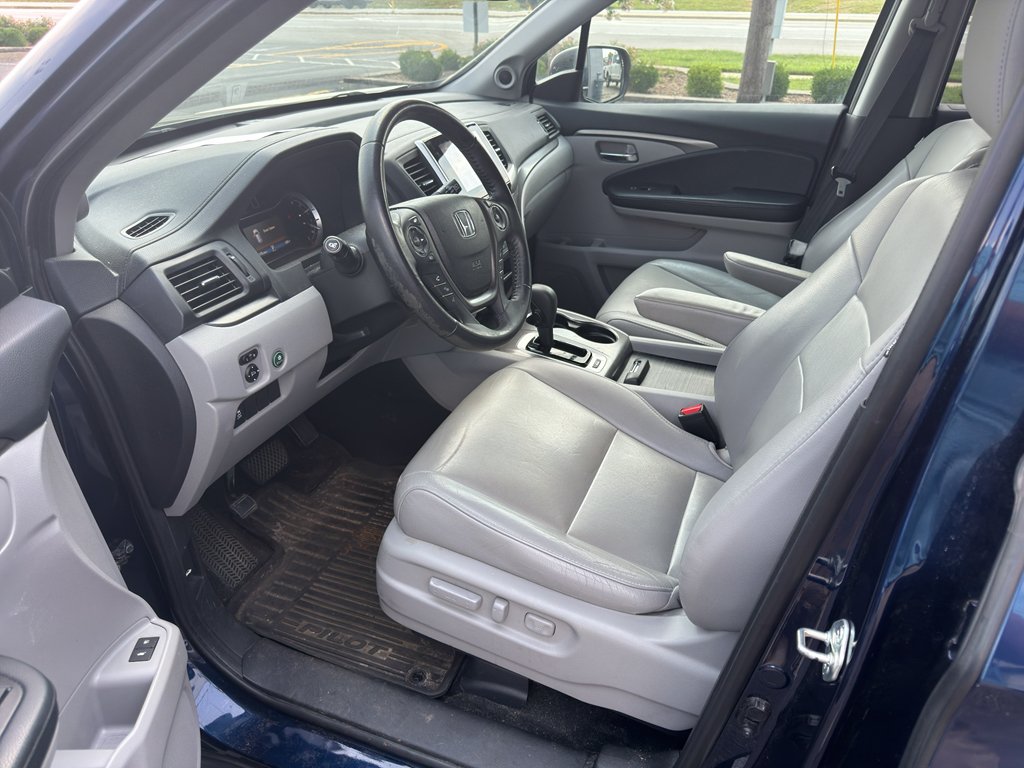 Used 2018 Obsidian Blue Pearl Honda EX-L image 7