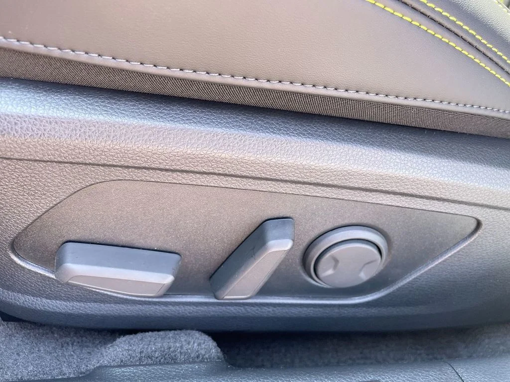 New 2026 Wolf Gray Kia GT image 39