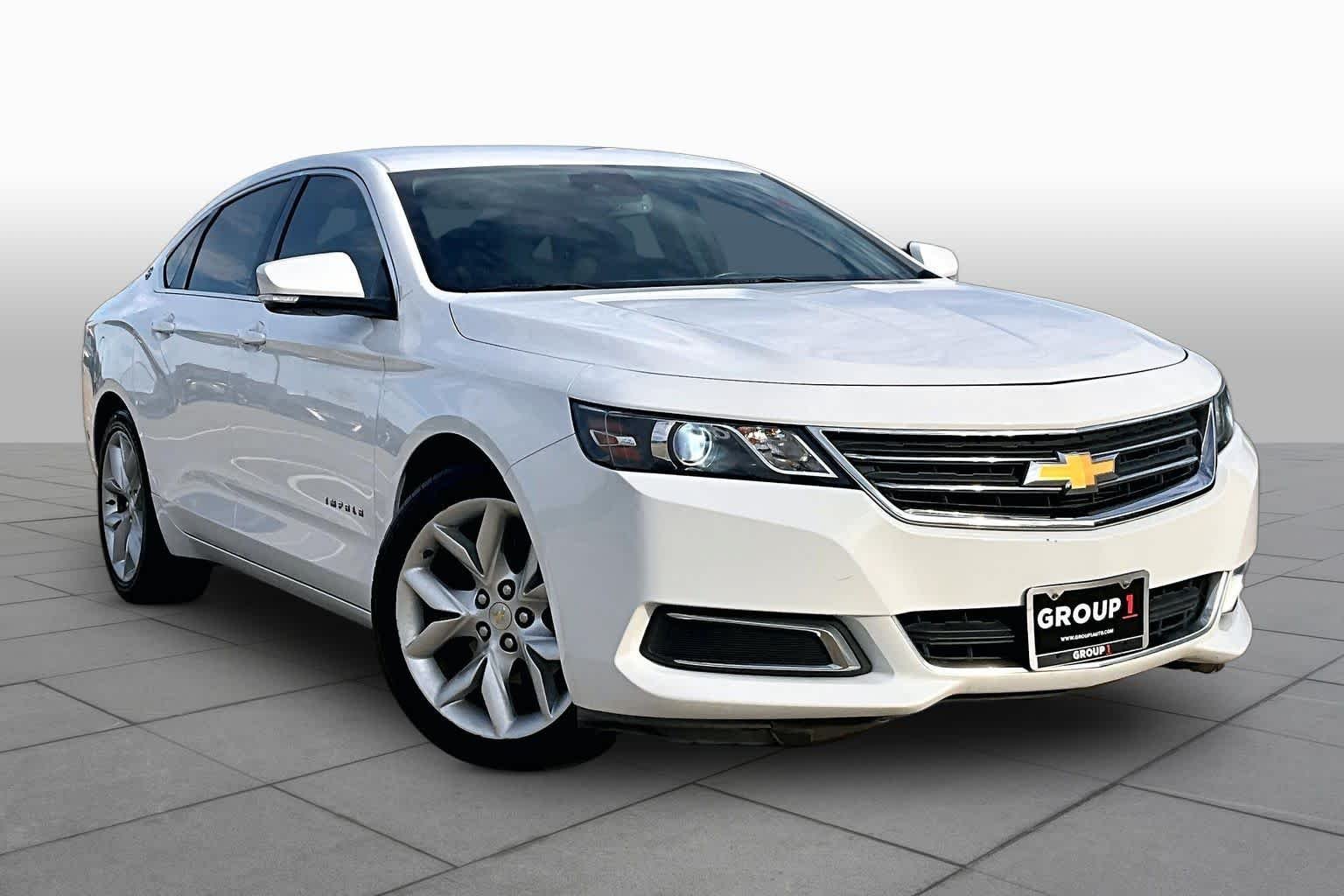 Used 2017 Summit White Chevrolet LT image 3