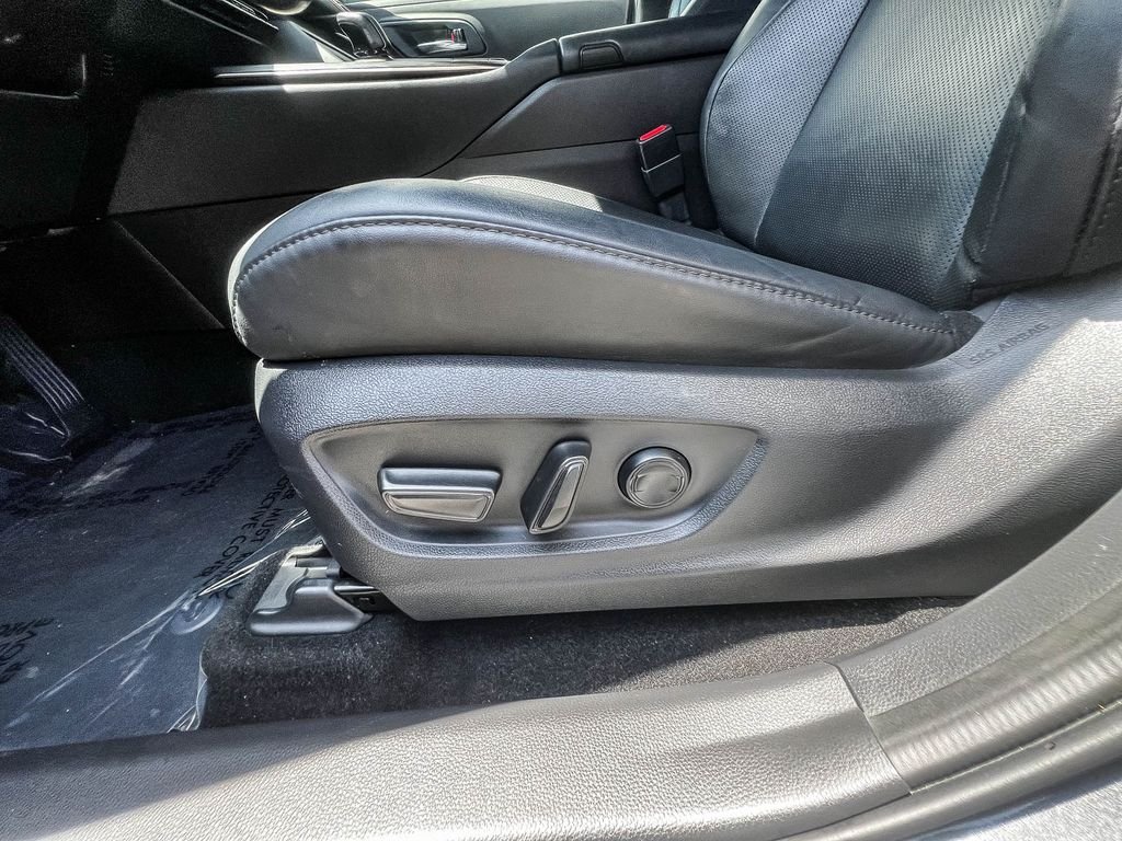 Used 2023 Gray Toyota Limited image 20