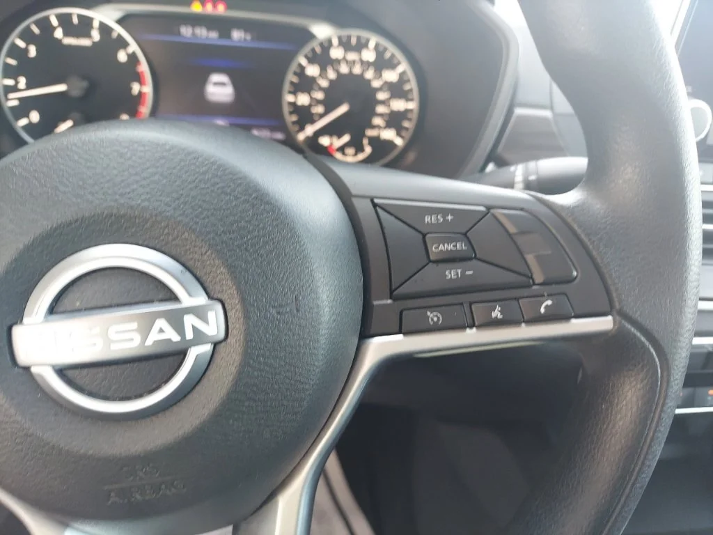 Used 2025 Black Nissan 2.5 SV image 14