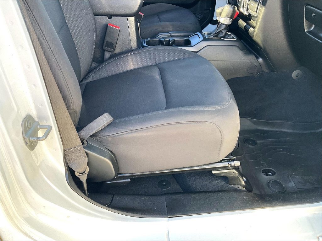 Used 2022 Bright White Clearcoat Jeep Overland image 34