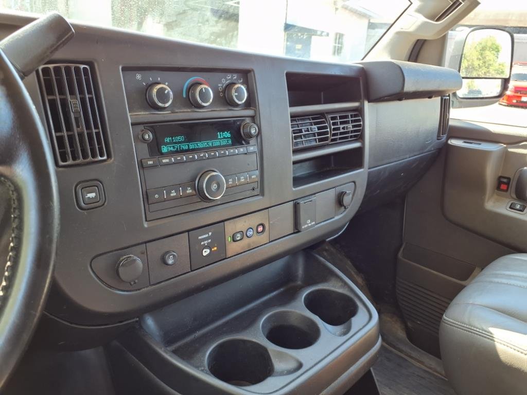 Used 2021 Summit White Chevrolet WT image 16