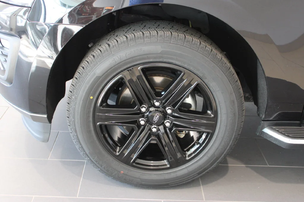 Used 2021 Black Ford XLT image 32