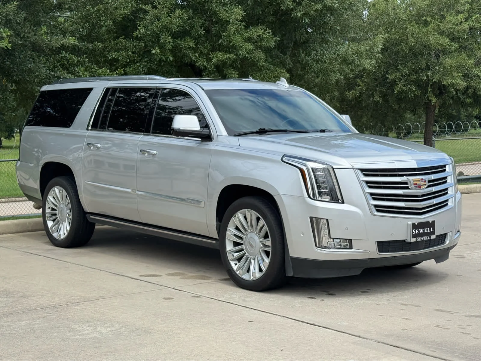 Used 2019 Radiant Silver Metallic Cadillac Platinum image 4