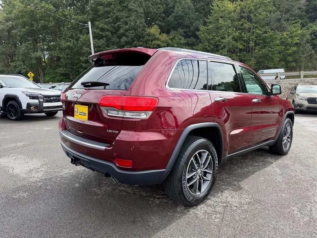 Used 2018 Red Jeep Limited image 16