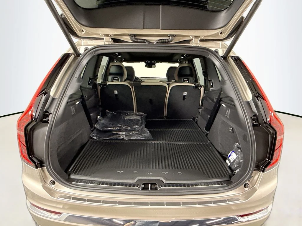 New 2026 Bright Dusk Metallic Volvo T8 Plus image 22