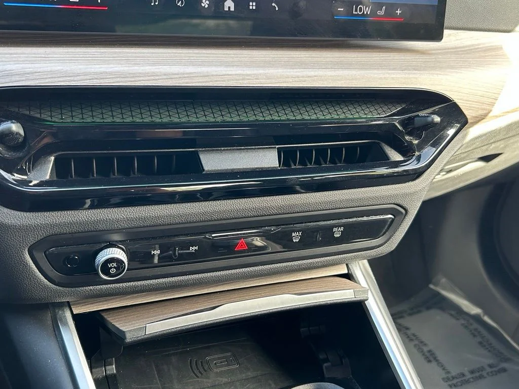 Used 2025 Gray BMW 330i image 22