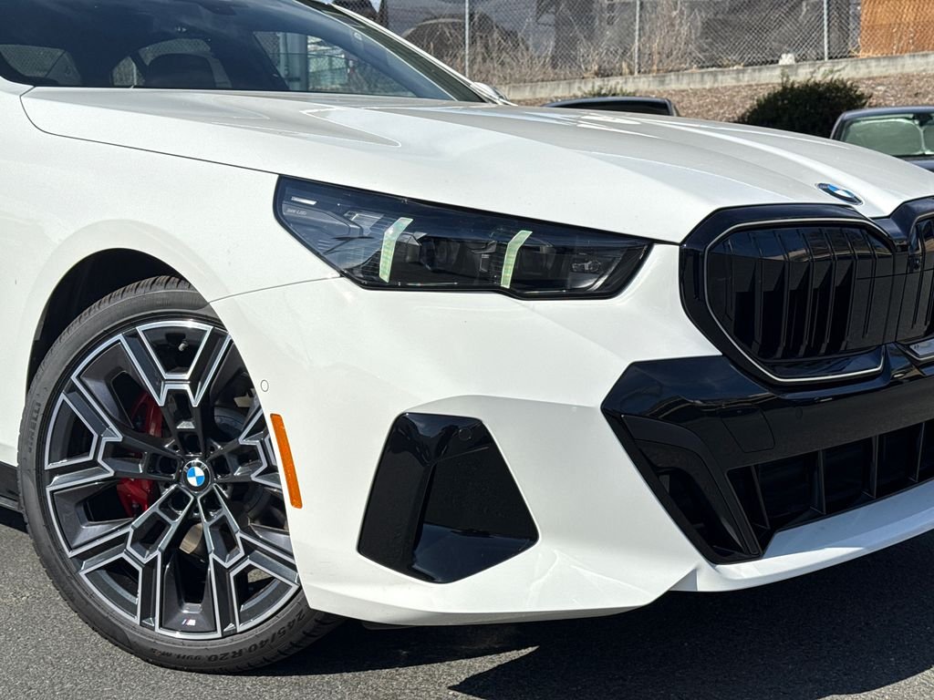 New 2027 Alpine White BMW 530i image 6