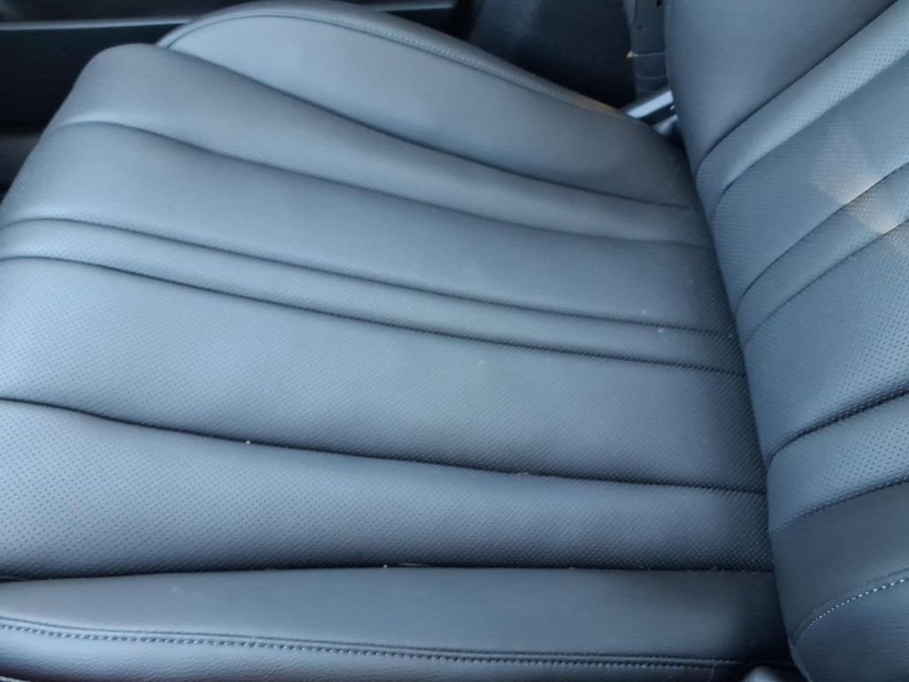 Used 2025 Silver Genesis 2.5T image 24
