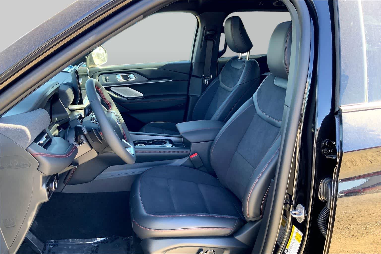2026 Ford Explorer ST - Photo 7