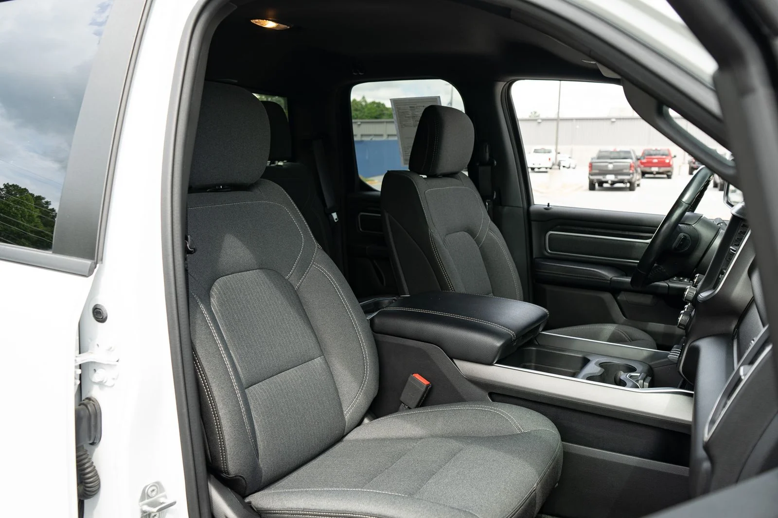 Used 2021 White Ram Big Horn/Lone Star image 22
