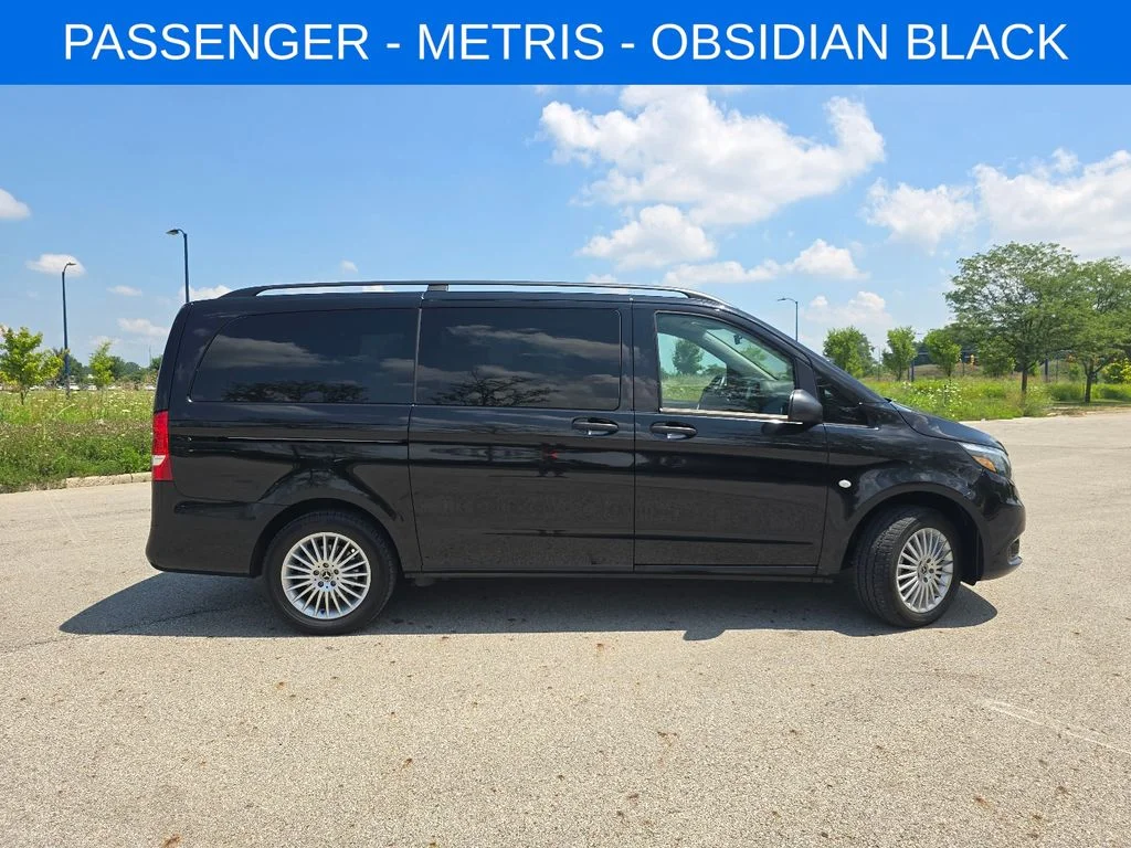 Used 2023  Mercedes-Benz Passenger image 12