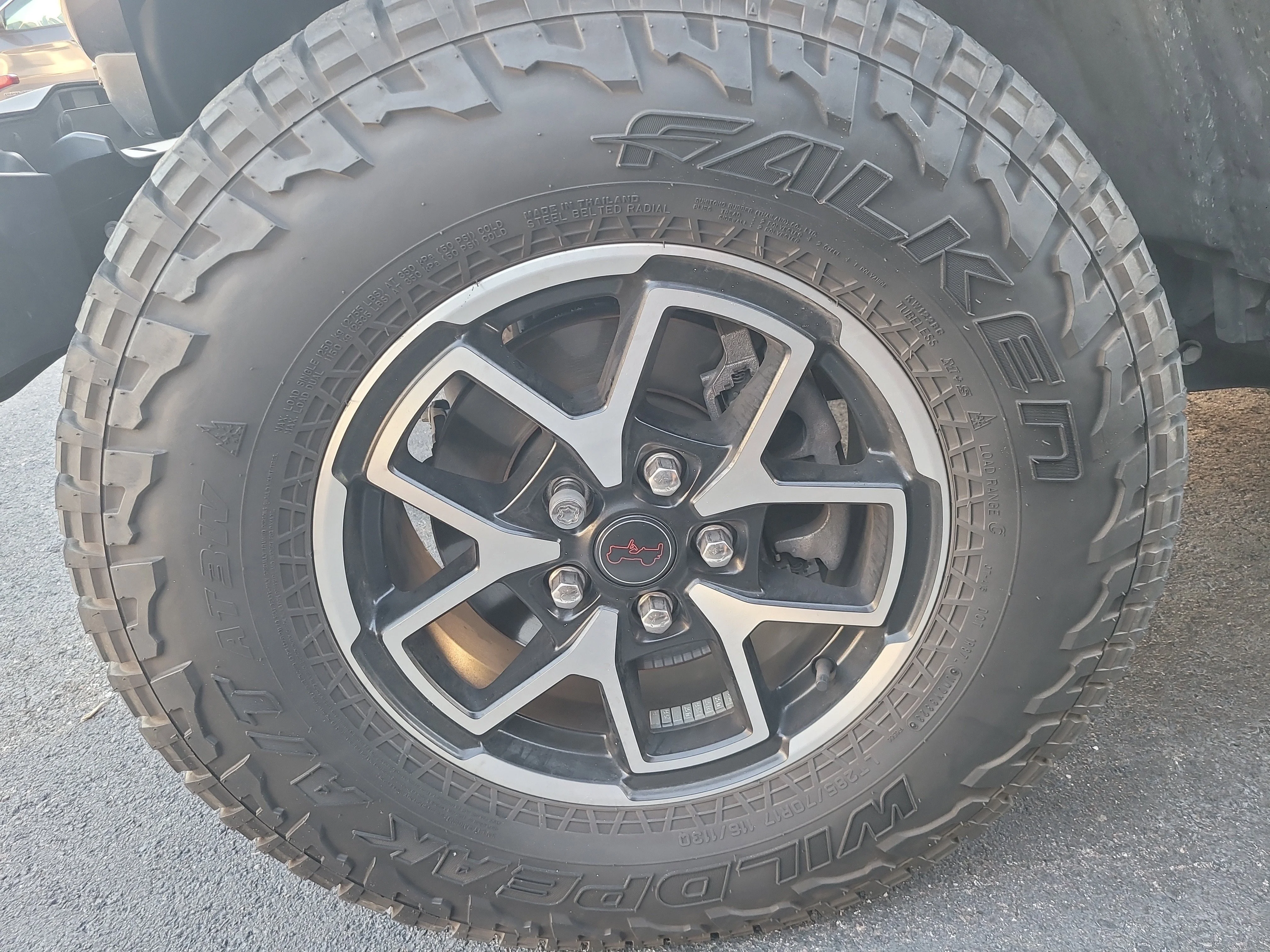 Used 2024 Granite Crystal Metallic Clearcoat Jeep Rubicon image 8