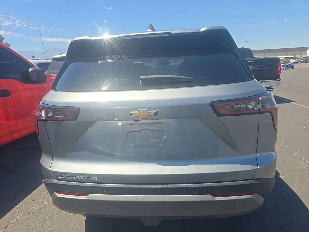 Used 2025 Gray Chevrolet LT image 6